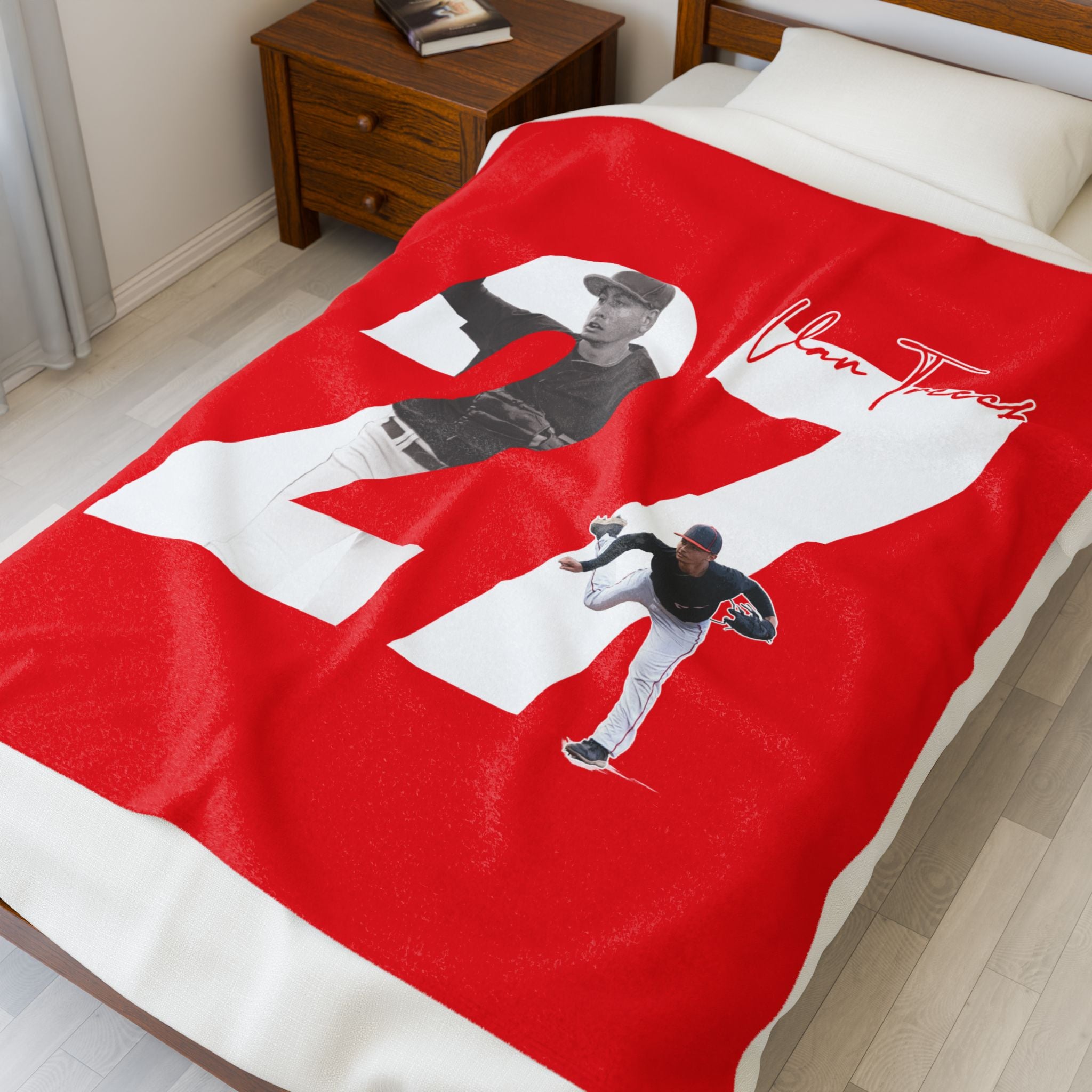 Tommy Van Treeck Velveteen Plush Blanket