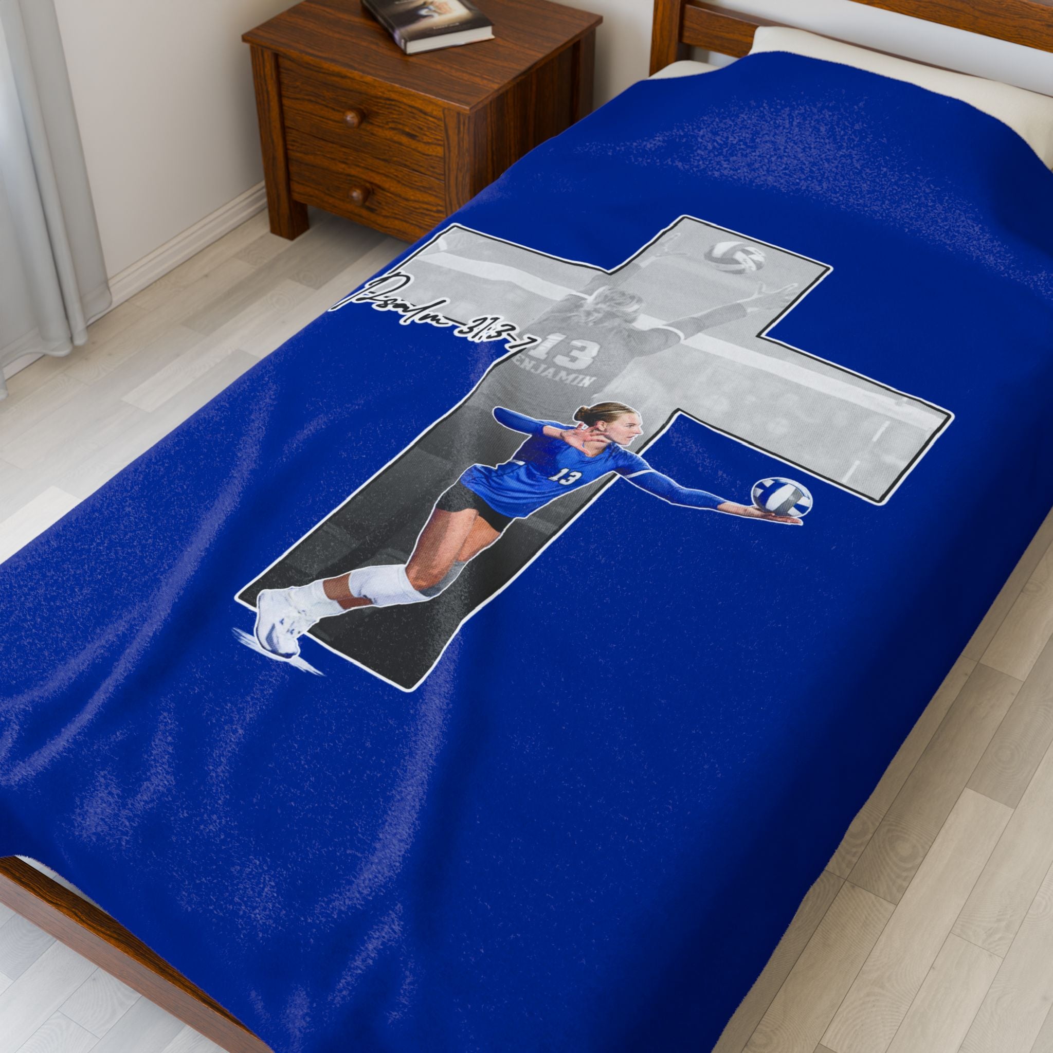 Hannah Benjamin Velveteen Plush Blanket
