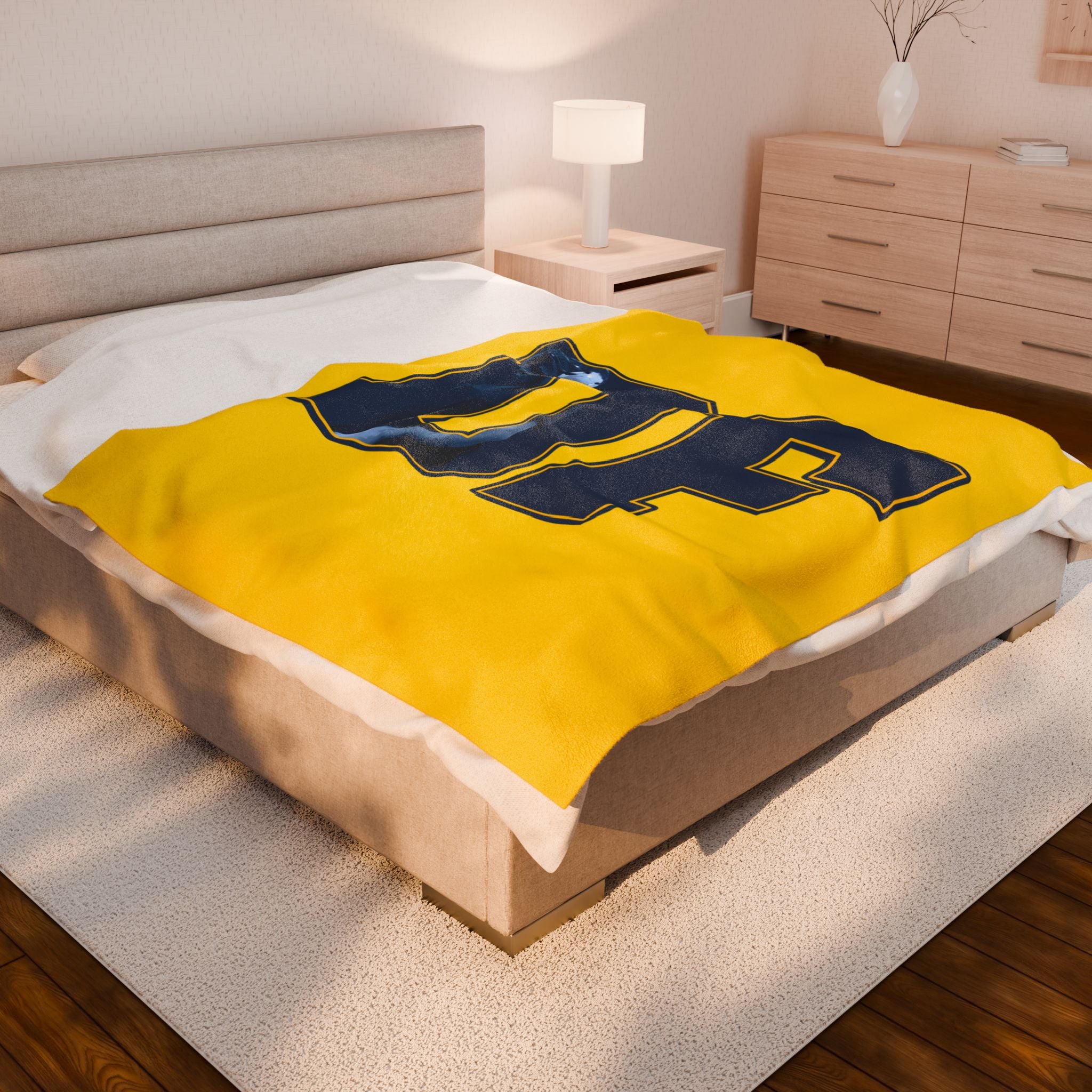Dom Findora Velveteen Plush Blanket
