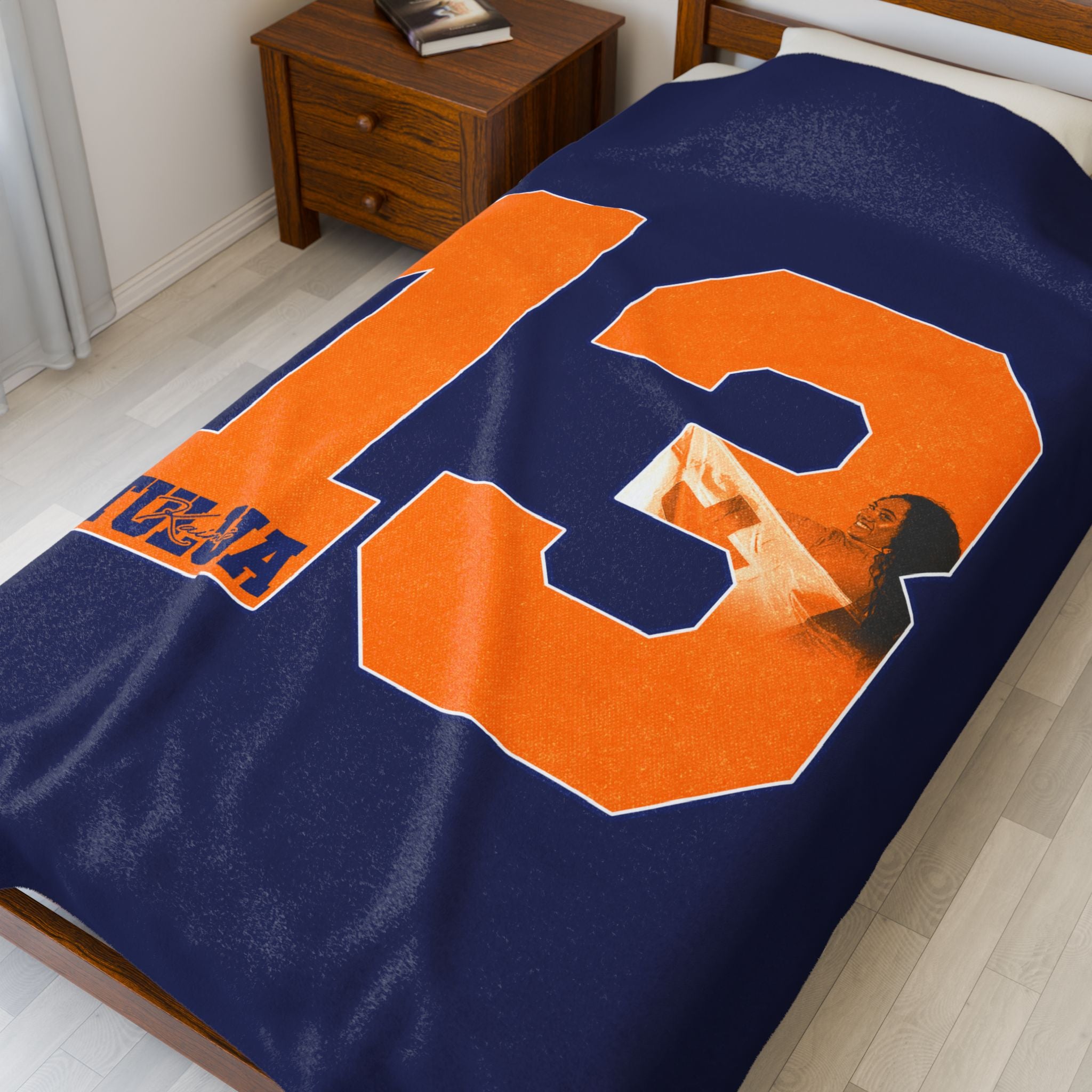 Kaimi Tulua Velveteen Plush Blanket