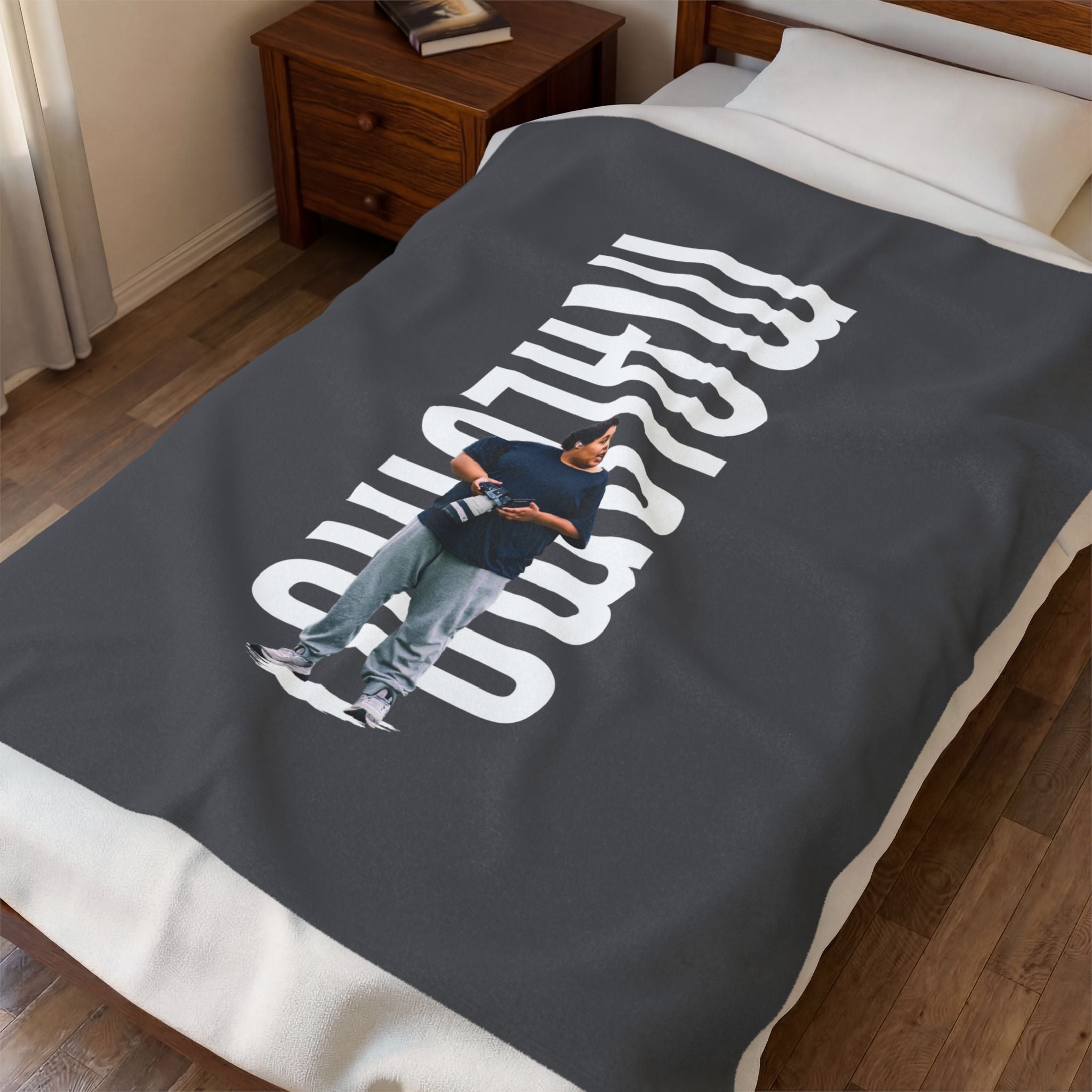 Olivia Malomo Velveteen Plush Blanket