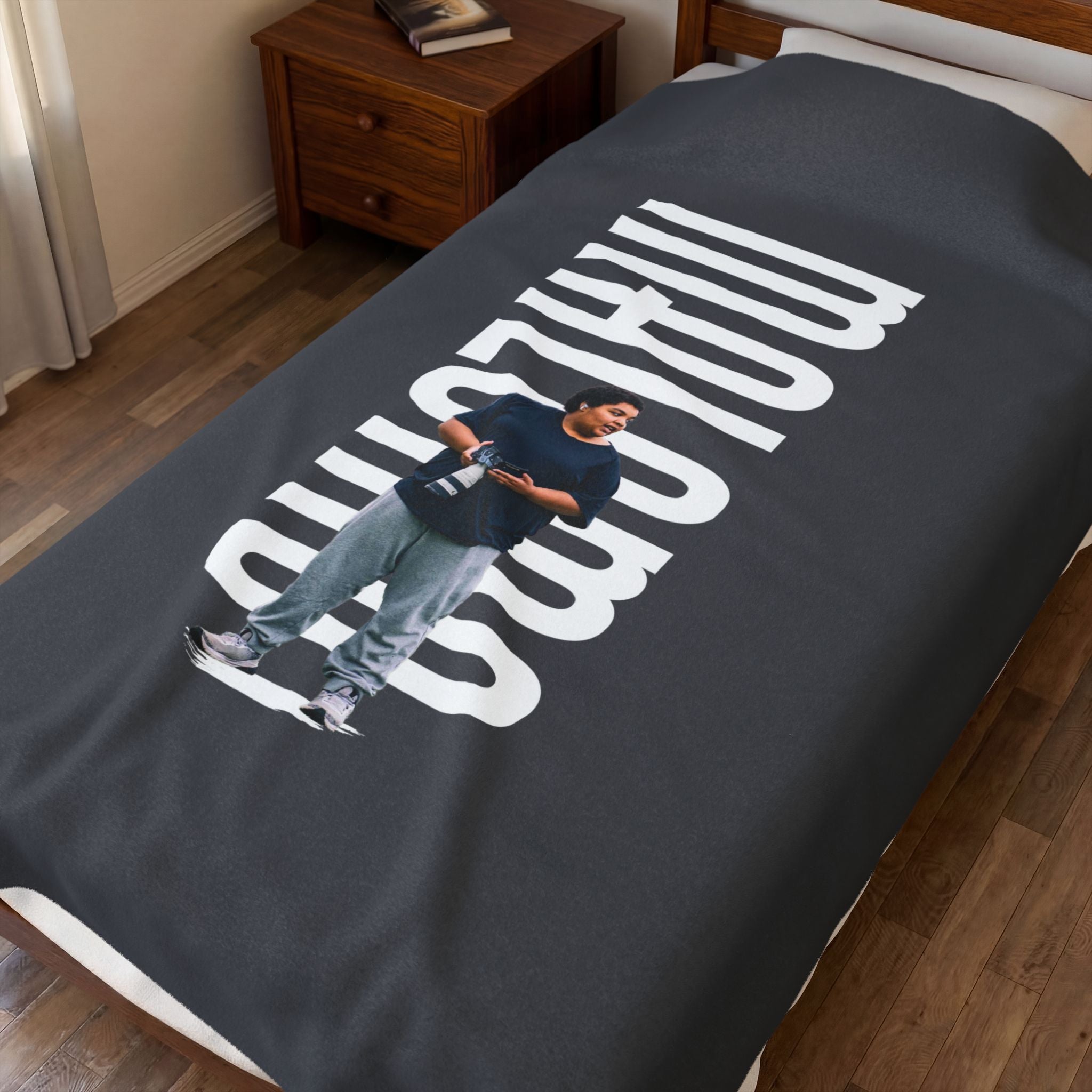 Olivia Malomo Velveteen Plush Blanket