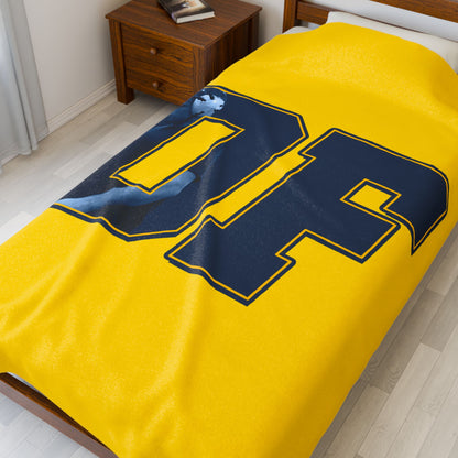 Dom Findora Velveteen Plush Blanket