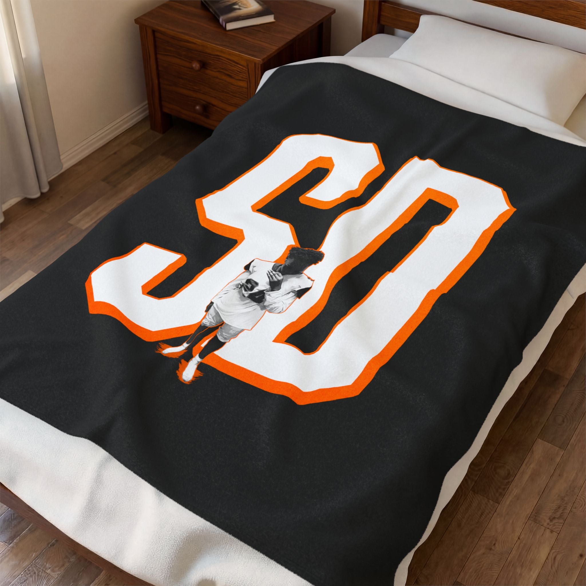 Skotchee Devariste Velveteen Plush Blanket