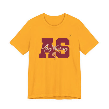 Avery Schwarz Graphic Tee