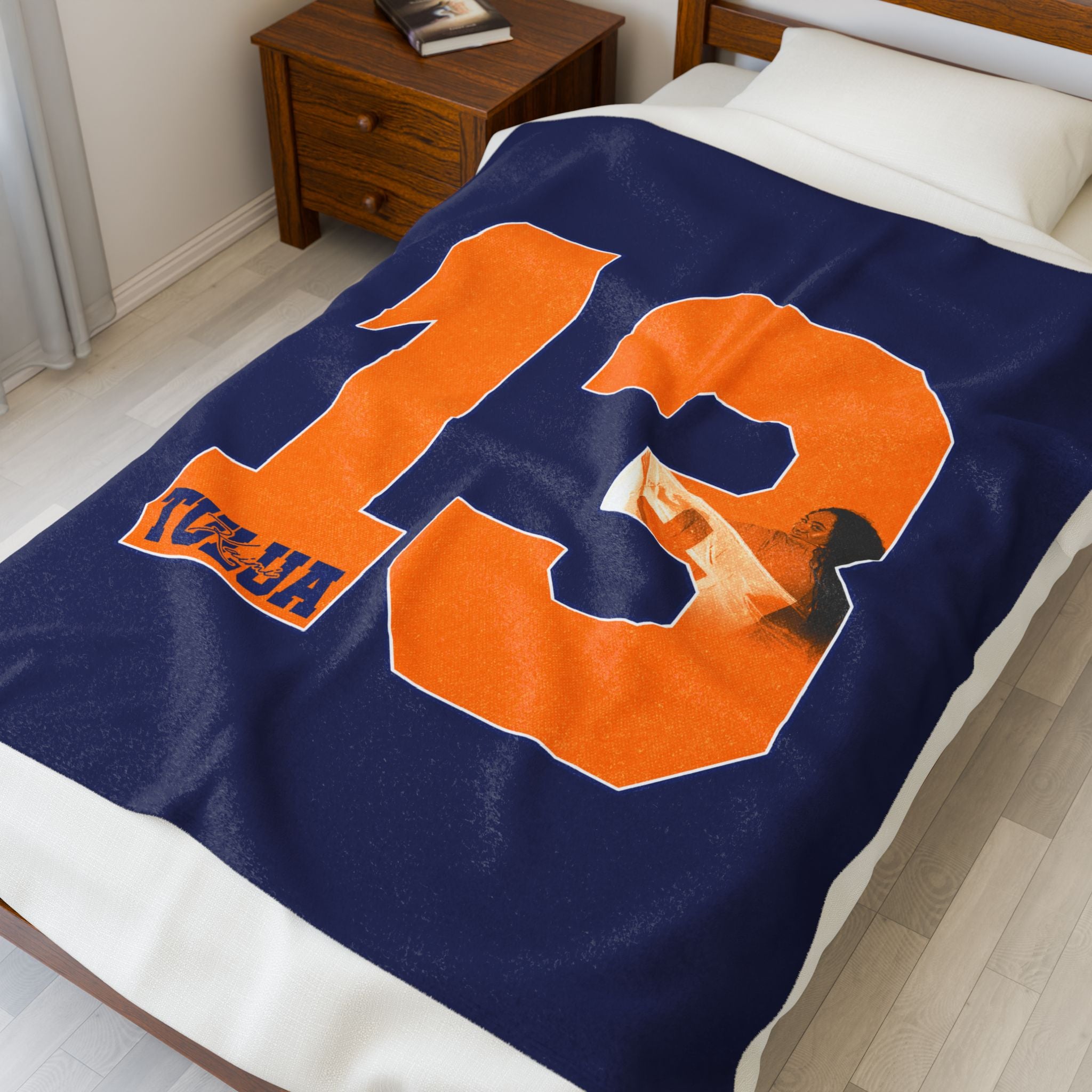 Kaimi Tulua Velveteen Plush Blanket